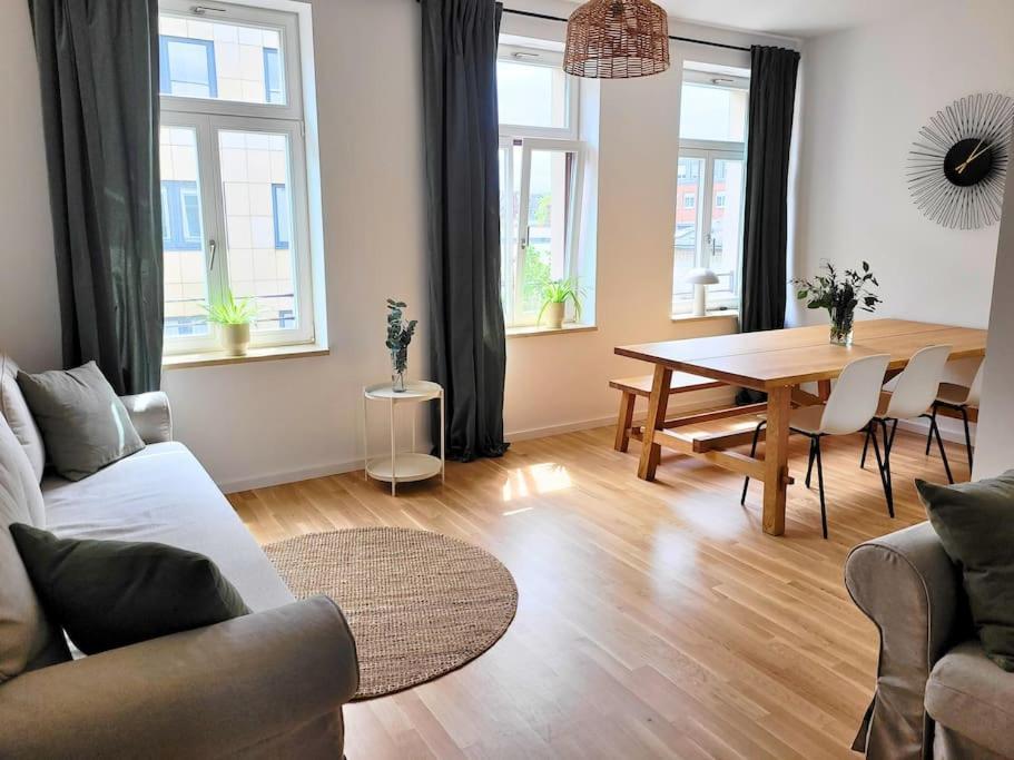 Stylisches Zentrales City-Apartment Mit 2 Balkonen Лайпциг Екстериор снимка